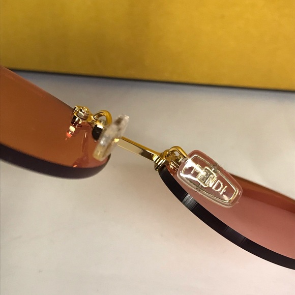 💯 - New Authentic Fendi FIRST FE 4075US 30S Oval Sunglasses - Picture 10 of 17